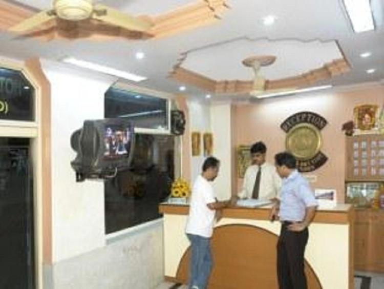 Hotel Shreeram Deluxe Nuova Delhi Esterno foto