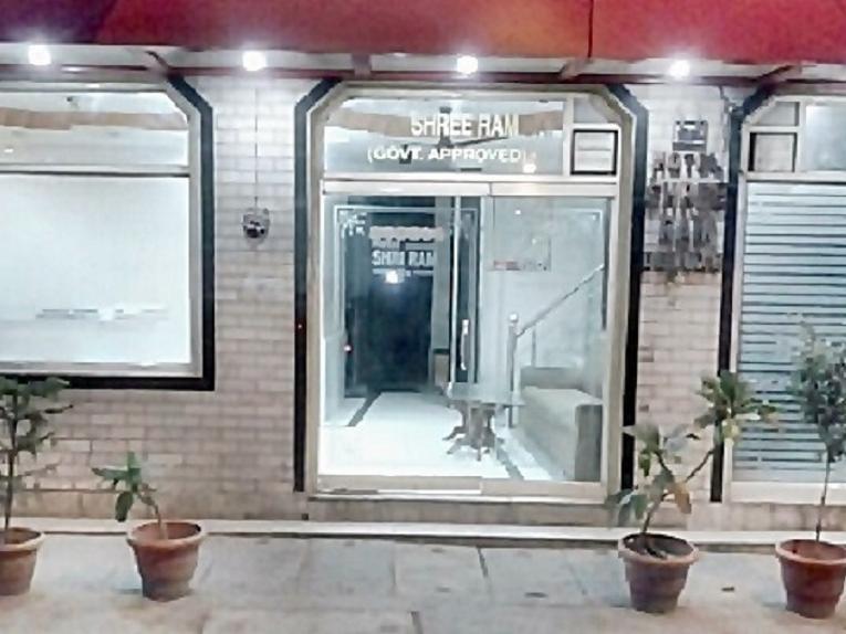 Hotel Shreeram Deluxe Nuova Delhi Esterno foto