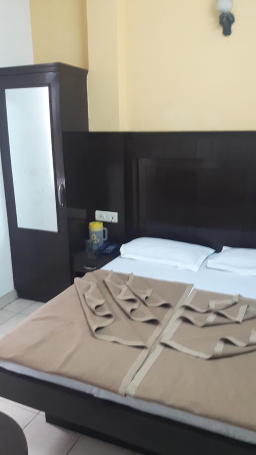 Hotel Shreeram Deluxe Nuova Delhi Esterno foto